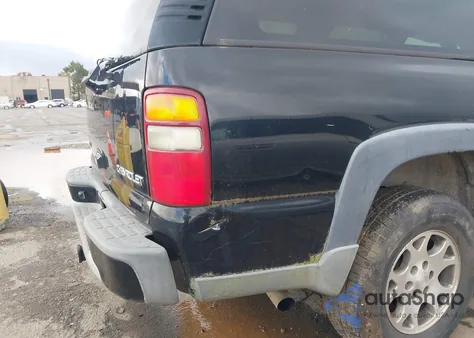 2003 Chevrolet Suburban 1500 Z71 из США, поврежденный, VIN 3GNFK16T83G183246